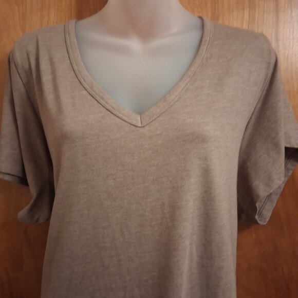 Torrid women's tan brown Tee shirt top pullover lightweight soft plus size 3X - Picture 3 of 5
